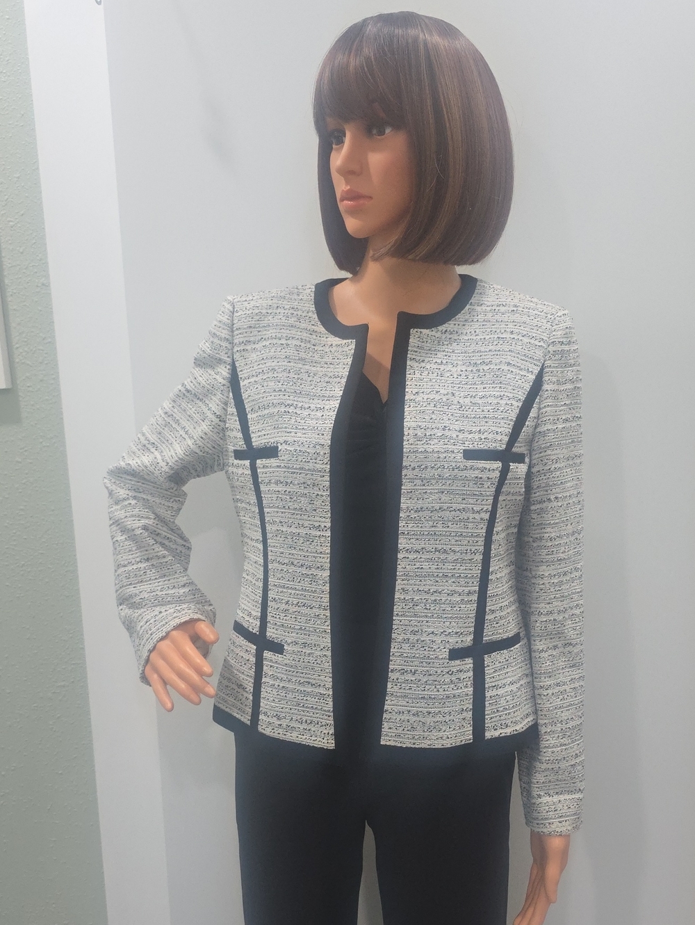 Kasper Tweed Open-Front Jacket With Shiny Silver Accents And Black Trim. Size 6P